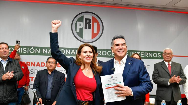 Alejandro Moreno y Alma Carolina Viggiano se registraron para ser candidatos a presidente y secretaria general del Comité Ejecutivo Nacional del PRI.