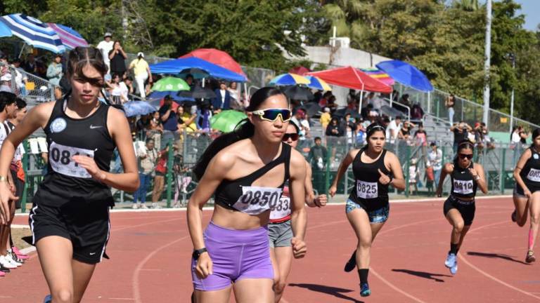 Mazatlecos brindan sus mejores marcas en zonal de atletismo