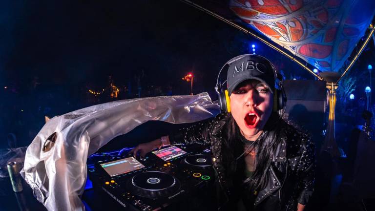 Triunfa la DJ sinaloense Mariana Bo en ‘Tomorrowland’