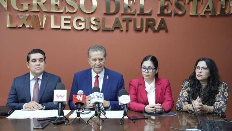 Conferencia de prensa en el Congreso del Estado donde hablan sobre la crítica del PAS a la reforma a la Ley Orgánica.