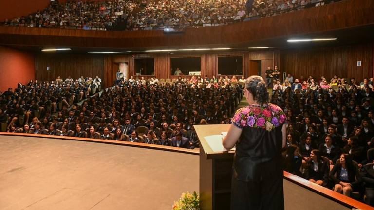 Concluyen su formación 326 estudiantes de la Escuela Normal de Sinaloa