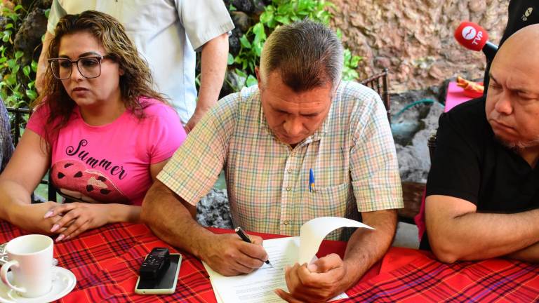 La reunión en cuestión sería para exponer la necesidad de vivienda en Sinaloa y buscar que a esto se le asignen recursos federales.