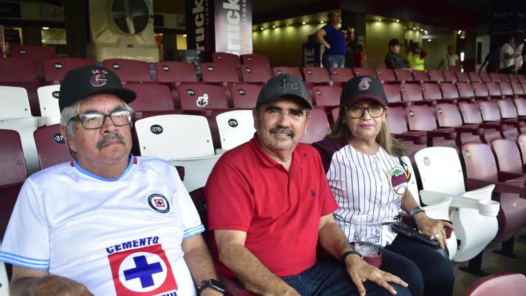 Duro encuentro disfrutan entre Tomateros de Culiacán y Cañeros de Los Mochis