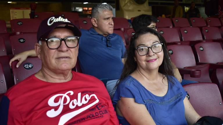 Duro encuentro disfrutan entre Tomateros de Culiacán y Cañeros de Los Mochis