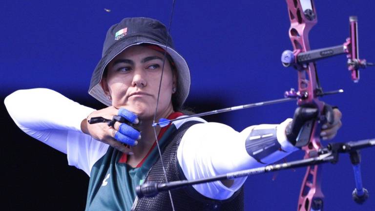 Alejandra Valencia y Matías Grande sacan la casta y avanzan a octavos de final en tiro con arco en París 2024