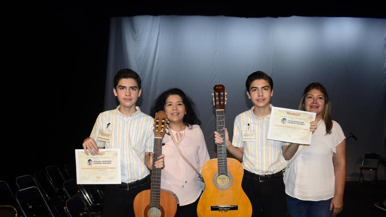 Con un recital, culminan alumnos de guitarra impartido por la SAS