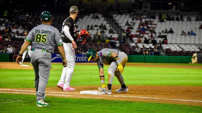 Duro encuentro disfrutan entre Tomateros de Culiacán y Cañeros de Los Mochis