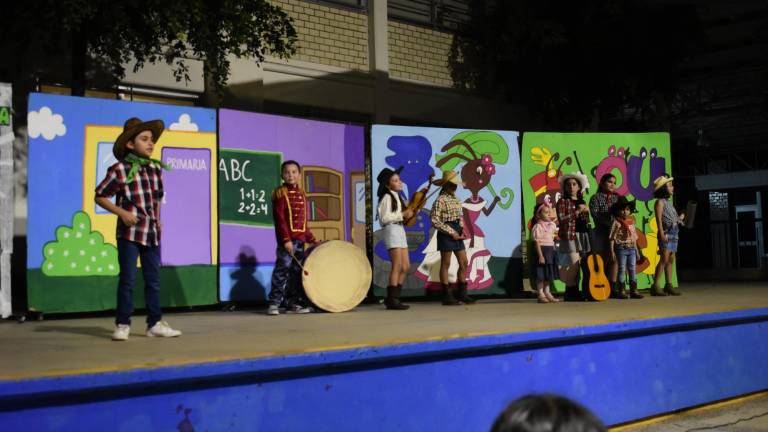 Brindan alumnos de la Escuela Activa Integral un homenaje a ‘Cri-Crí’