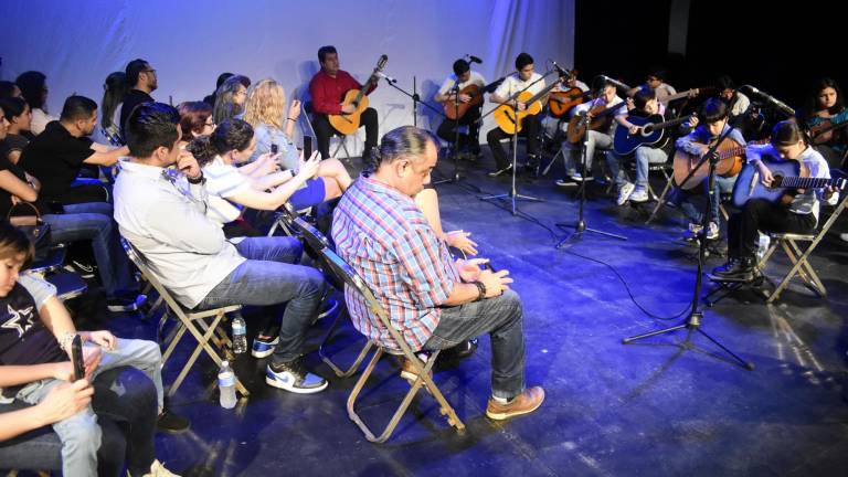 Con un recital, culminan alumnos de guitarra impartido por la SAS