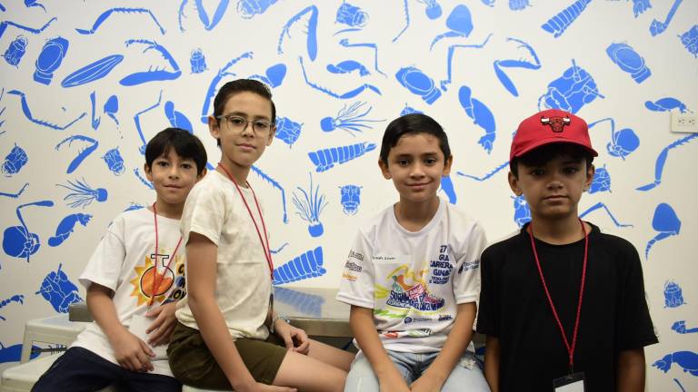 Disfrutan niños un curso de verano ‘cienciacional’