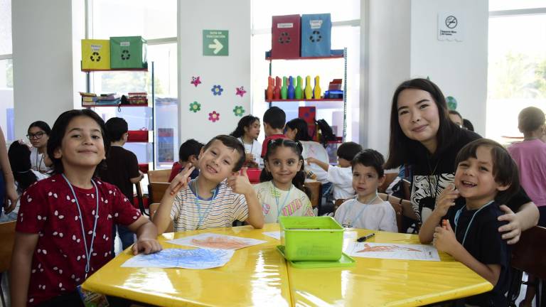 Disfrutan niños un curso de verano ‘cienciacional’