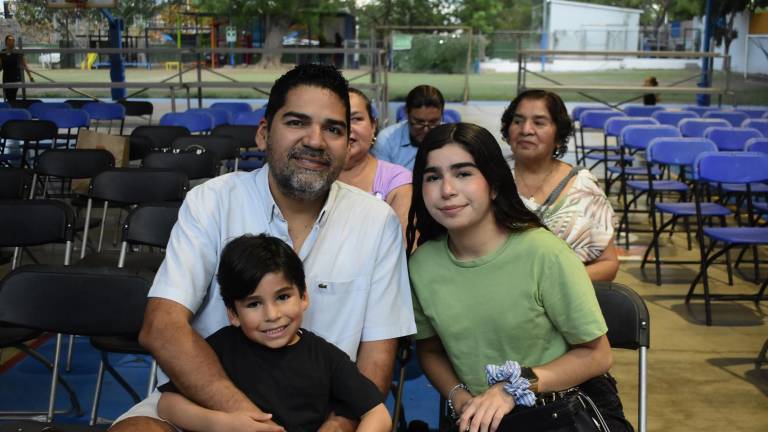 Brindan alumnos de la Escuela Activa Integral un homenaje a ‘Cri-Crí’