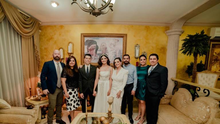 Karla y Roberto formalizan su noviazgo