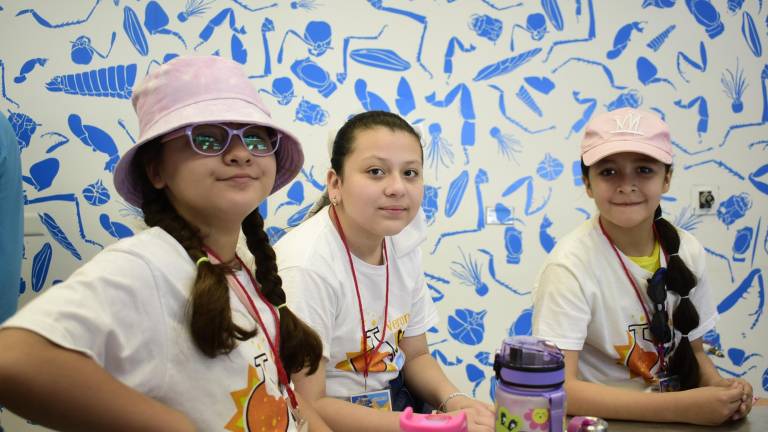 Disfrutan niños un curso de verano ‘cienciacional’