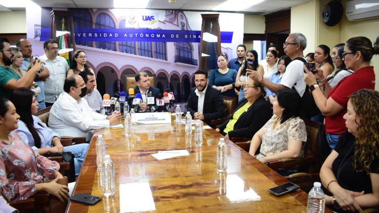Conferencia de prensa de la UAS donde hacen señalamientos contra el Gobierno de Sinaloa.
