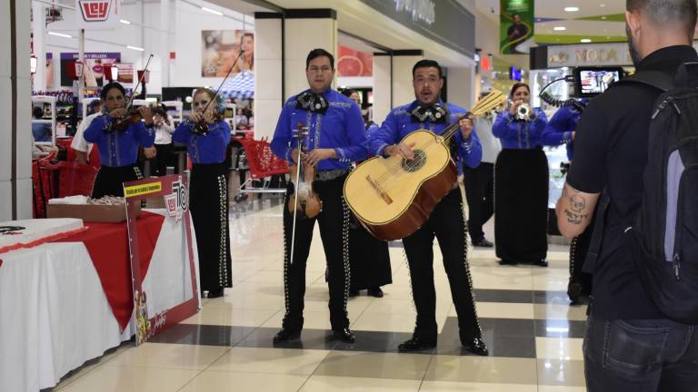 Festeja Casa Ley 70 años de dar a sus clientes, más cosas a mejores precios