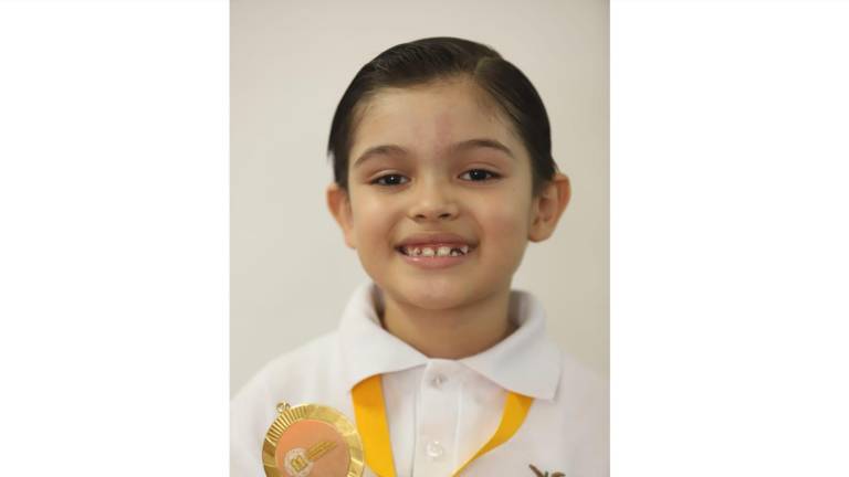 Apoya Hospital Marina Mazatlán al niño Matías Javier para que participe en Olimpiada de Matemáticas