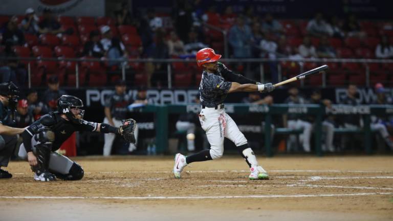 Venados de Mazatlán en su oportunidad ofensiva ante los Tomateros de Culiacán.