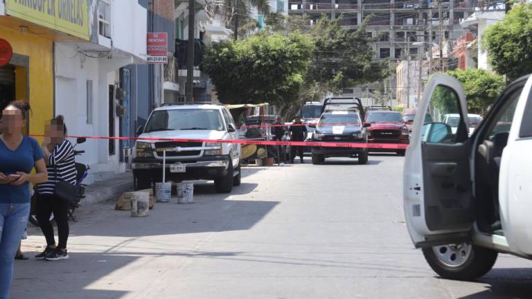 Asesinan a una joven en asalto a minisúper de la Reforma, en Mazatlán