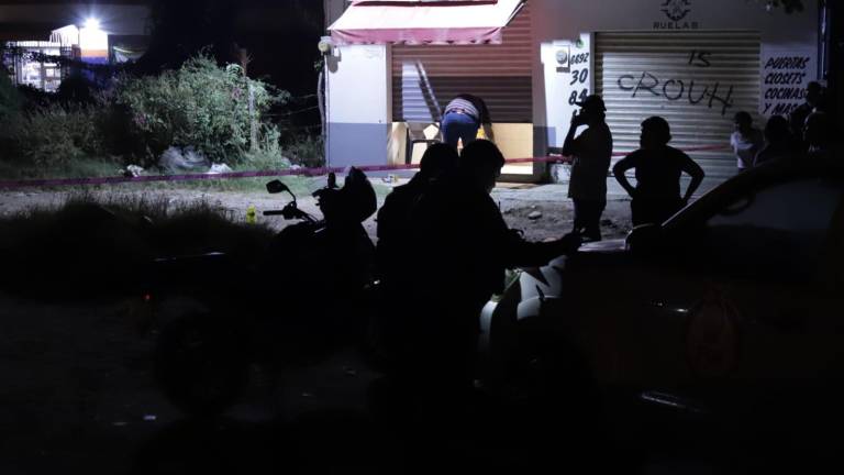 Entre las víctimas de violencia registradas el sábado en Sinaloa, se encuentra un joven que fue asesinado con arma blanca en Villa de las Flores, en Mazatlán.