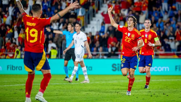 España acaba el año invicta, Croacia y Dinamarca califican a cuartos en Liga de Naciones