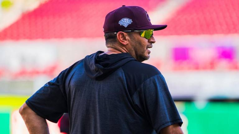 Tomateros cierra su pretemporada con práctica matutina