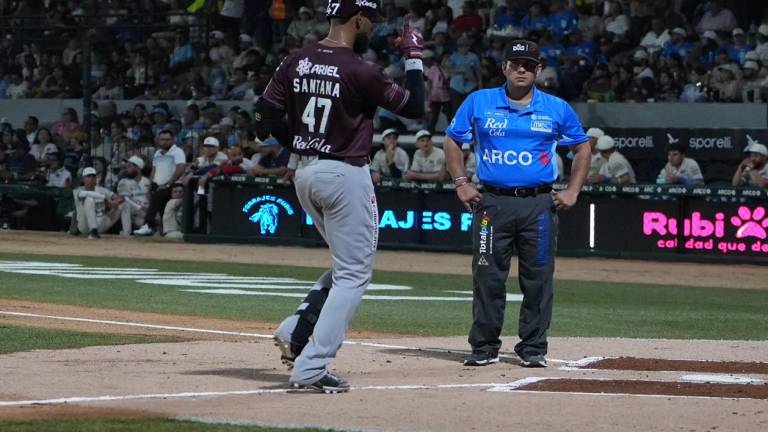 Cristian Santana ha caído de pie en la ofensiva de Tomateros de Culiacán.