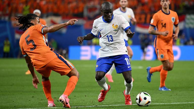 N’Golo Kanté poco pudo hacer para romper el marcador sin anotaciones entre Francia y Países Bajos.