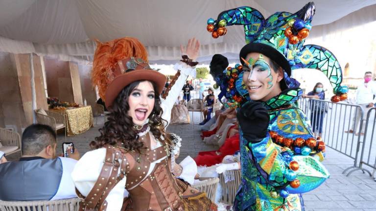 Se presentan candidatas y candidatos a reinados del Carnaval; ‘El Químico’ les pide no desmoralizarse si no hay fiesta