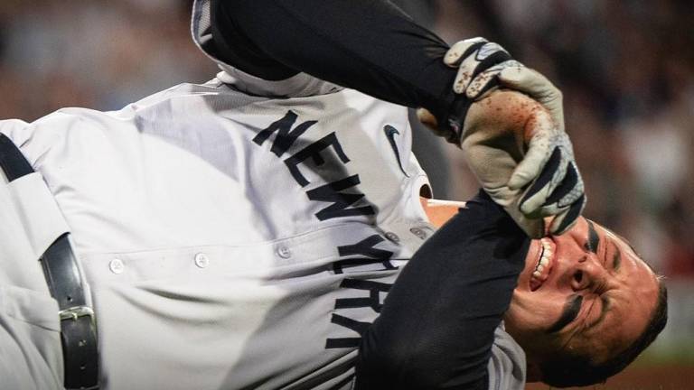 Anthony Rizzo sufrió la lesión durante el encuentro del pasado domingo en Fenway Park de Boston.