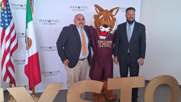 Logra convenio con Texas State University