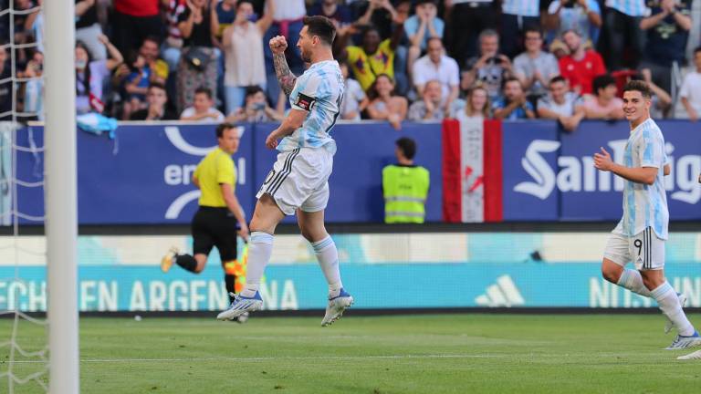 Argentina golea a Estonia con cinco goles de Messi