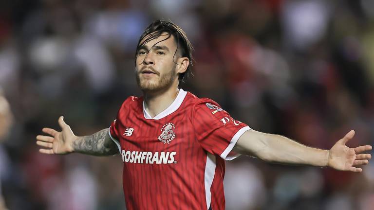 El sinaloense Jesús Angulo marca gol por Toluca.