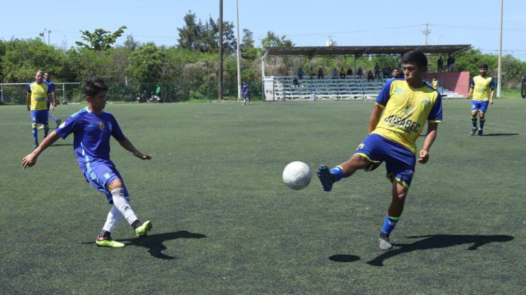 Sindicato Jumapam lleva ventaja sobre Boys de Villa Unión.