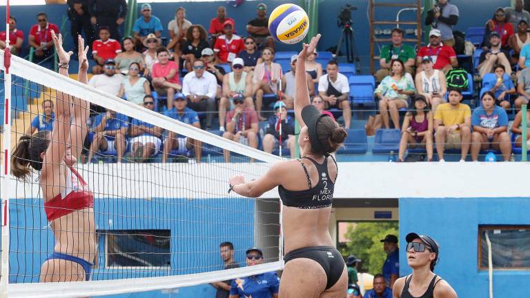 Sinaloense Abril Flores cae en el voleibol de playa y disputará la medalla de bronce