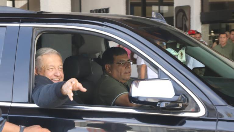 AMLO deja Mazatlán después de su gira por Sinaloa