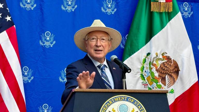 SRE envía nota diplomática a por críticas de Ken Salazar a AMLO