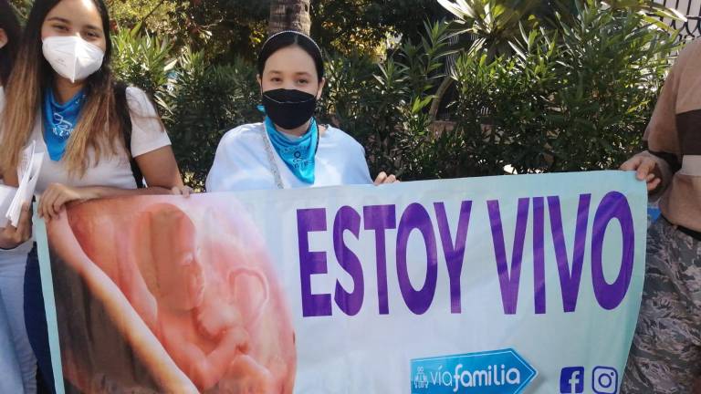 Personal médico podrá negarse a practicar abortos, señala Cuén Ojeda