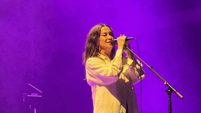 Alanis Morissete se presenta con gran éxito en el Festival Corona Capital.