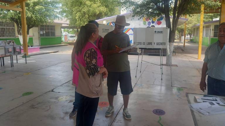 Mario Francisco hizo a un lado los planes de su familia para apoyar en las elecciones.