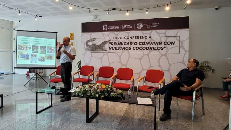 Helios Hernández y Pablo Simitrius Hernández ofrecen la conferencia “Los Crocodylia en México”.