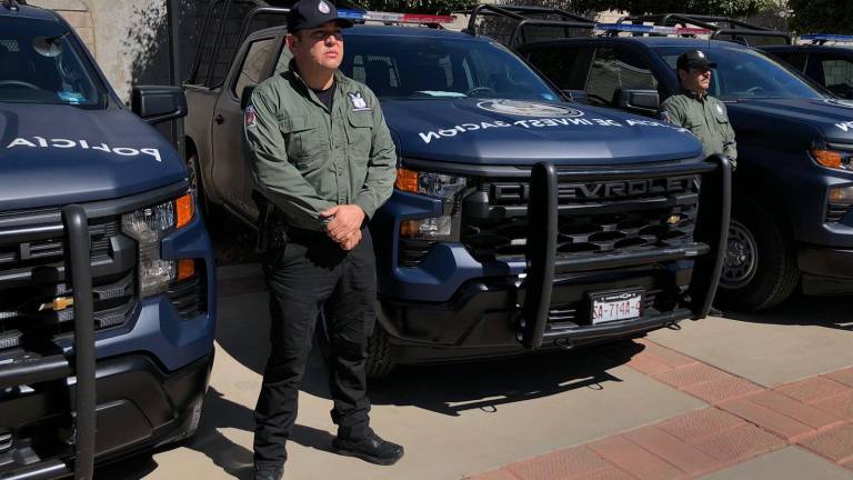 Buscan reforzar a la Fiscalía de Sinaloa con dos camionetas pick up de último modelo en nuevas convocatorias.