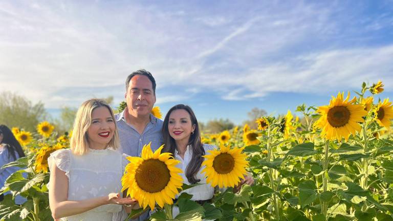 La secretaria de Turismo de Sinaloa, Estrella Palacios Domínguez; la Alcaldesa de Mocorito, María Elizalde Ruelas; y el director de Turismo del municipio, José José Norzagaray, encabezaron la apertura del campo de Los Girasoles.