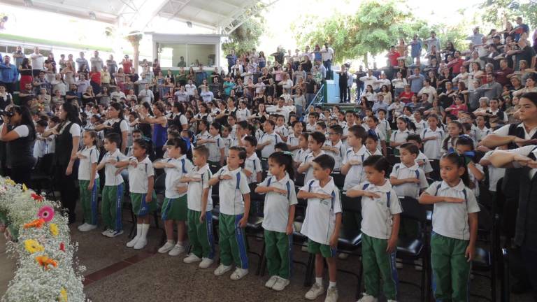 Reconoce el Instituto Senda a sus alumnos de excelencia