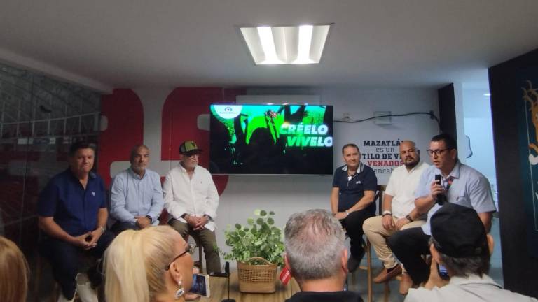 En conferencia de prensa se dio el anuncio de la alianza entre Venados de Mazatlán y Banco Azteca.