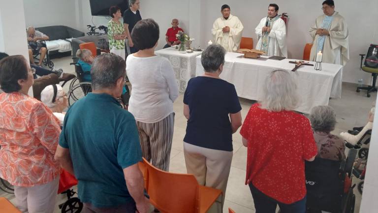 Celebra el Hospital del Carmen 98 años de existencia