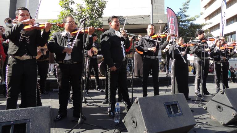 Con música, lanzan sinaloenses un mensaje a construir la paz