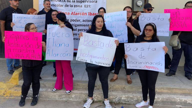 Protesta en la zona escolar 031 de Mazatlán.