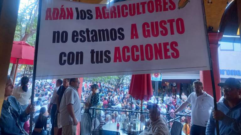 Los productores le reclamaron a Adán Augusto López Hernández por el plan de comercialización de maíz aplicado en Sinaloa.