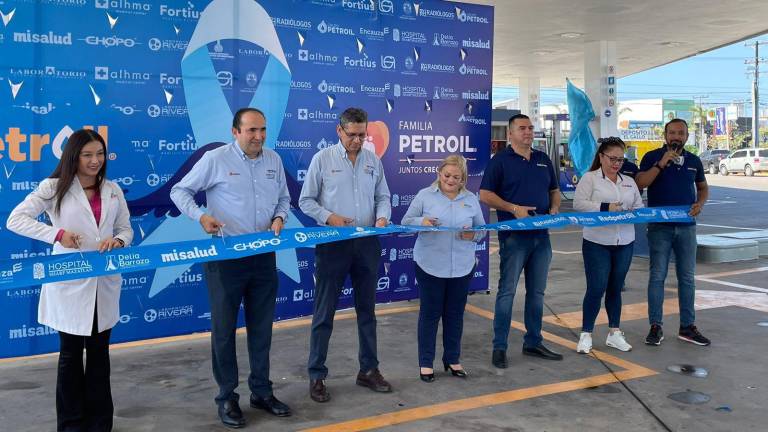 Corte de listón de la 2da edición de Junio Azul de Red Petroil